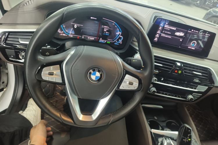 Used BMW 5 Series New Energy 2020 Mileage Upgrade Version 530Le Luxury Package Steering Wheel