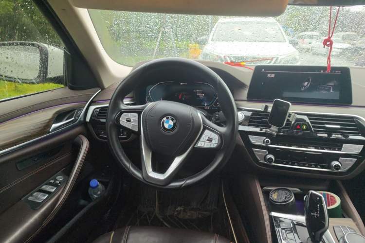 Used BMW 5 Series New Energy 2020 Mileage Upgrade Version 530Le Luxury Package Steering Wheel