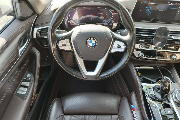 Used BMW 5 Series New Energy 2020 Mileage Upgrade Version 530Le Pioneer Edition Steering Wheel