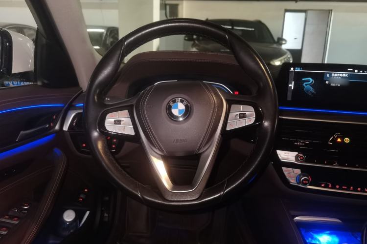 Used BMW 5 Series New Energy 2020 Mileage Upgrade Version 530Le Luxury Package Steering Wheel