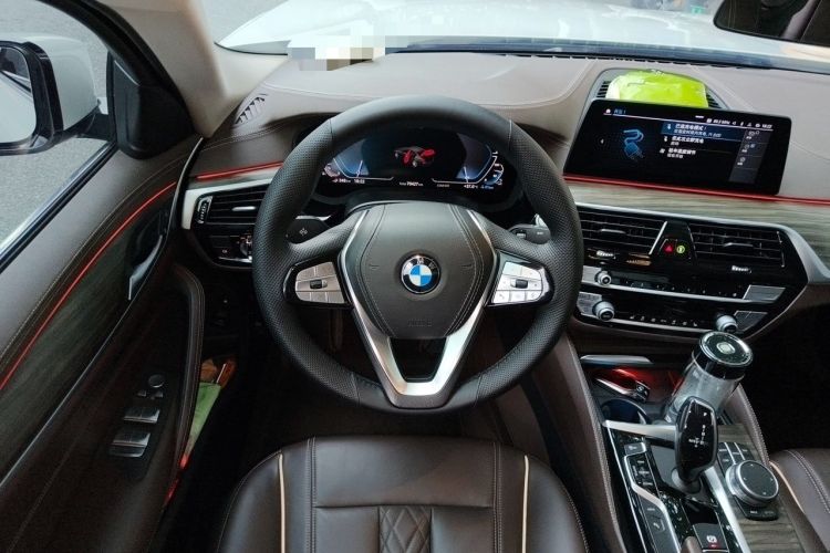 Used BMW 5 Series New Energy 2020 Mileage Upgrade Version 530Le Luxury Package Steering Wheel