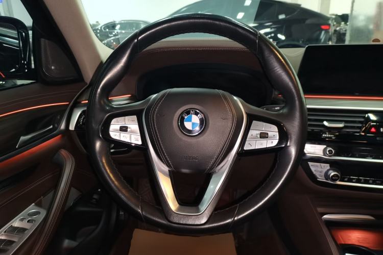 Used BMW 5 Series New Energy 2020 Mileage Upgrade Version 530Le Pioneer Edition Steering Wheel