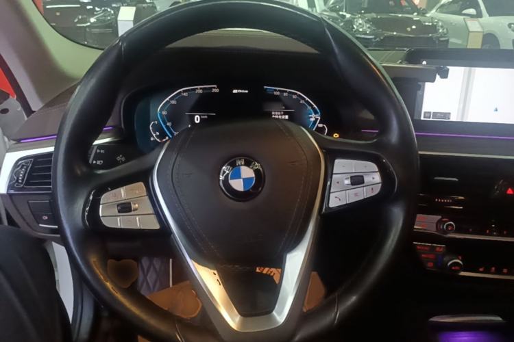 Used BMW 5 Series New Energy 2020 Mileage Upgrade Version 530Le Luxury Package Steering Wheel