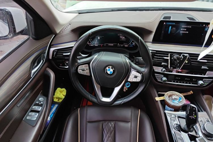Used BMW 5 Series New Energy 2020 Mileage Upgrade Version 530Le Luxury Package Steering Wheel