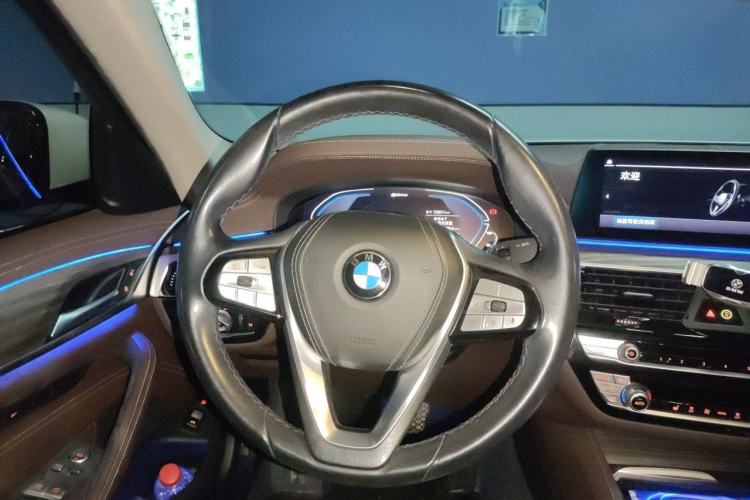 Used BMW 5 Series New Energy 2020 Mileage Upgrade Version 530Le Luxury Package Steering Wheel