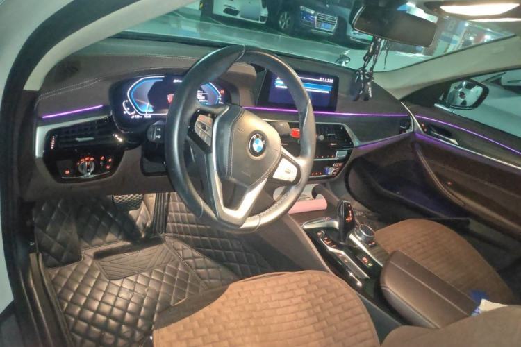 Used BMW 5 Series New Energy 2020 Mileage Upgrade Version 530Le Luxury Package Steering Wheel