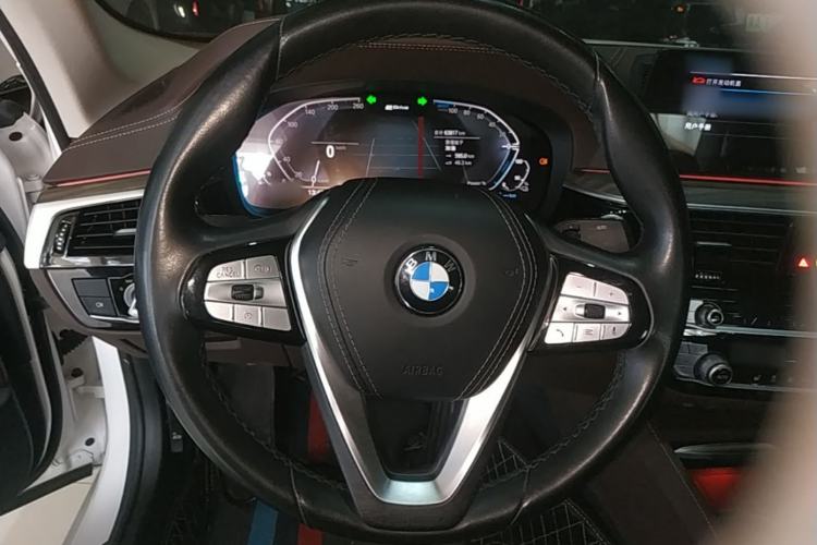 Used BMW 5 Series New Energy 2020 Mileage Upgrade Version 530Le Luxury Package Steering Wheel