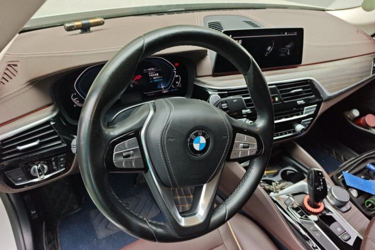 Used BMW 5 Series New Energy 2020 Mileage Upgrade Version 530Le Luxury Package Steering Wheel