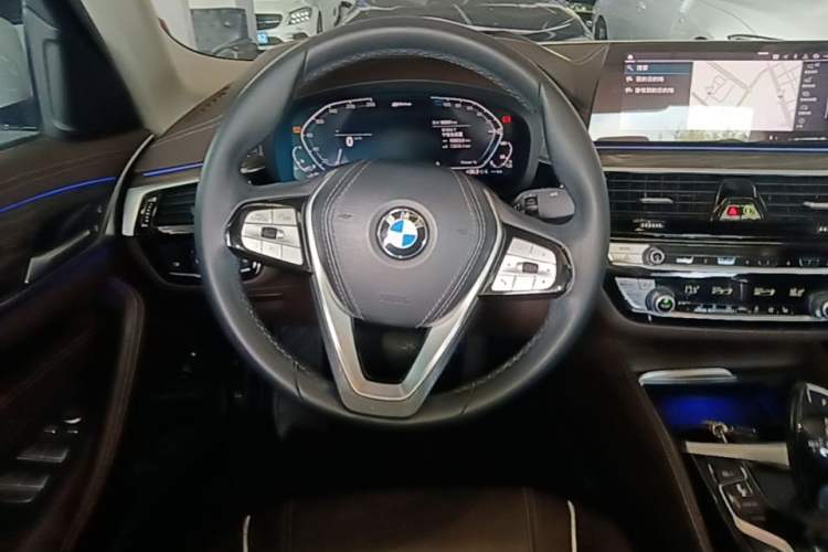 Used BMW 5 Series New Energy 2020 Mileage Upgrade Version 530Le Luxury Package Steering Wheel