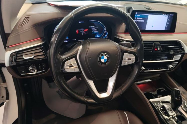 Used BMW 5 Series New Energy 2020 Mileage Upgrade Version 530Le Luxury Package Steering Wheel