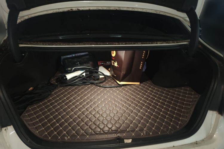 Used BMW 5 Series New Energy 2020 Mileage Upgrade Version 530Le Luxury Package Trunk