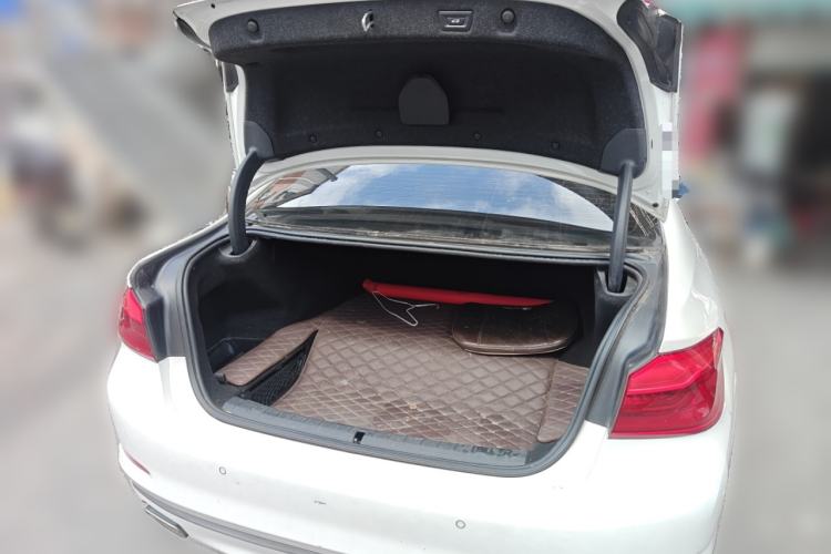 Used BMW 5 Series New Energy 2020 Mileage Upgrade Version 530Le Pioneer Edition Trunk
