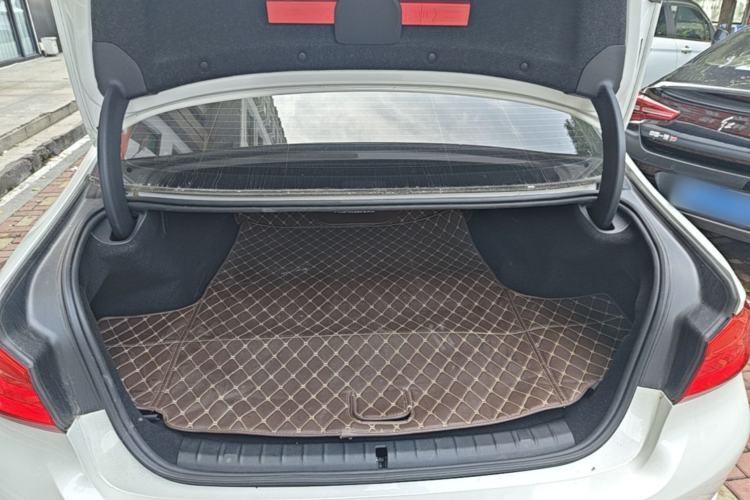 Used BMW 5 Series New Energy 2020 Mileage Upgrade Version 530Le Luxury Package Trunk