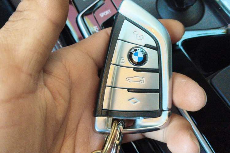 Used BMW 5 Series New Energy 2020 Mileage Upgrade Version 530Le Luxury Package Vehicle Key