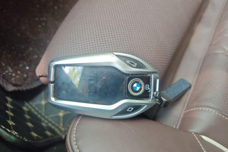 Used BMW 5 Series New Energy 2020 Mileage Upgrade Version 530Le Pioneer Edition Vehicle Key