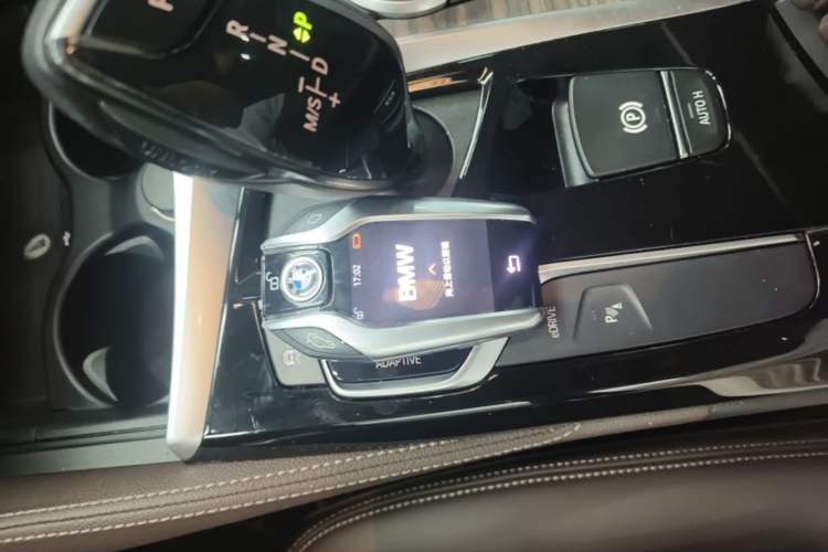 Used BMW 5 Series New Energy 2020 Mileage Upgrade Version 530Le Luxury Package Vehicle Key
