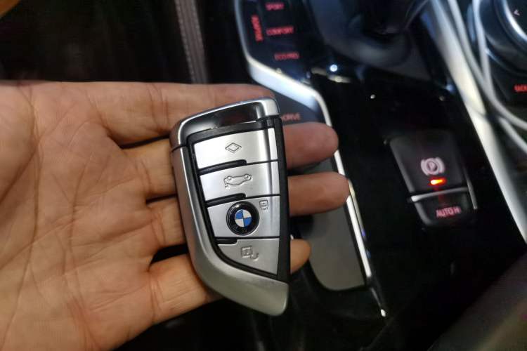 Used BMW 5 Series New Energy 2020 Mileage Upgrade Version 530Le Luxury Package Vehicle Key