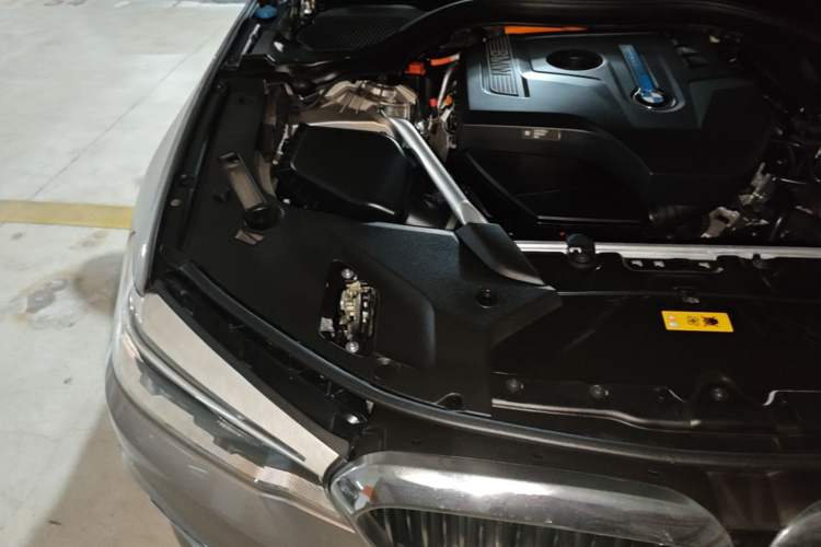 Used BMW 5 Series New Energy 2020 Mileage Upgrade Version 530Le Luxury Package Engine Bay Right