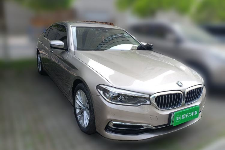 Used BMW 5 Series New Energy 2020 530Le Luxury Package Front Right 45 Deg