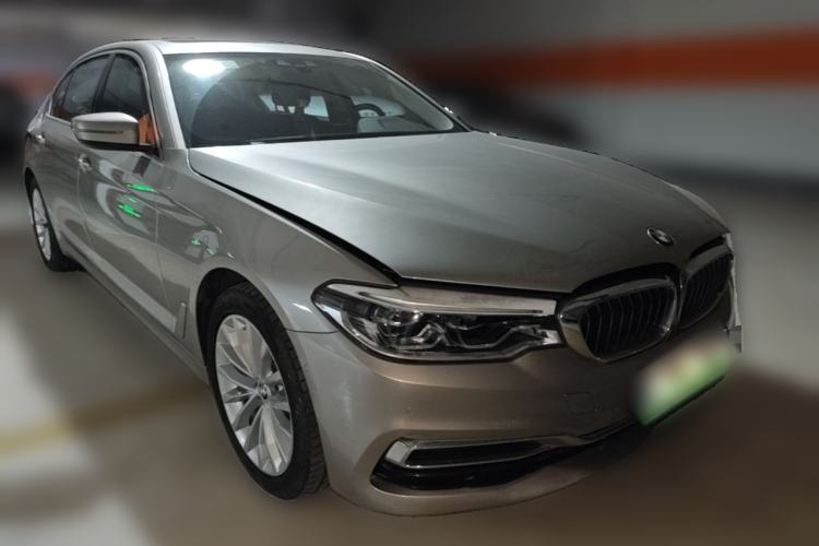 Used BMW 5 Series New Energy 2020 Mileage Upgrade Version 530Le Luxury Package Front Right 45 Deg