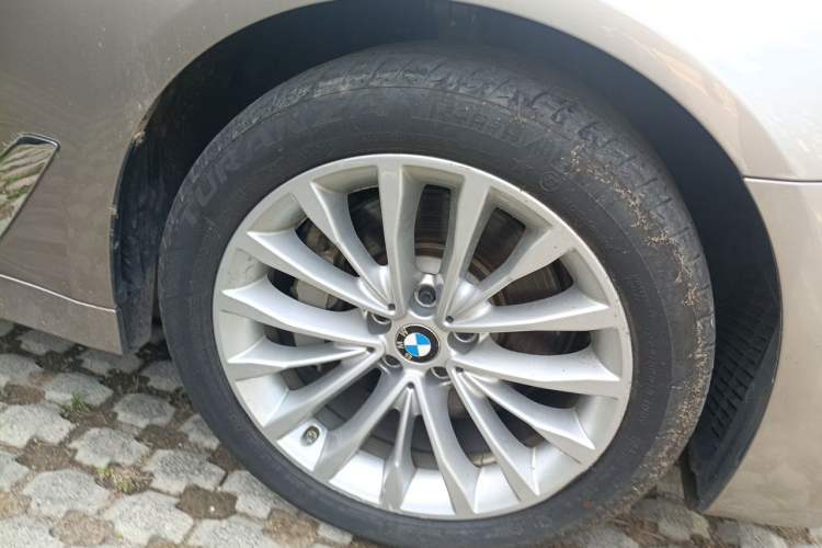 Used BMW 5 Series New Energy 2020 530Le Luxury Package Right Front Wheel Hub