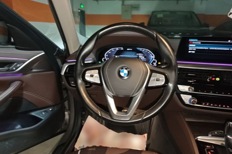 Used BMW 5 Series New Energy 2020 Mileage Upgrade Version 530Le Luxury Package Steering Wheel