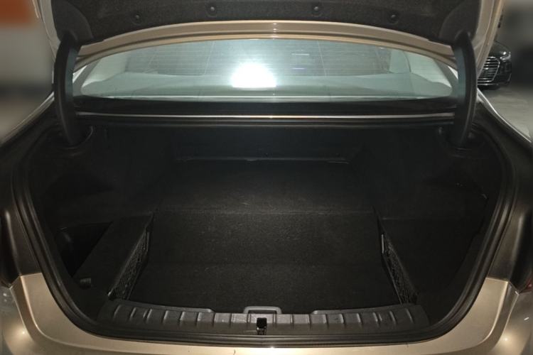 Used BMW 5 Series New Energy 2020 Mileage Upgrade Version 530Le Luxury Package Trunk