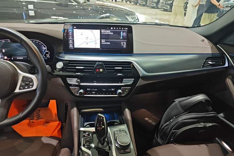 Used BMW 5 Series New Energy 2021 535Le Pioneer Edition M Sport Package Audio And AC Panel