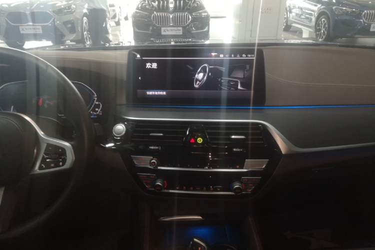 Used BMW 5 Series New Energy 2021 Restyled 535Le M Sport Package Audio And AC Panel