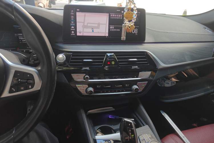 Used BMW 5 Series New Energy 2021 535Le M Sport Package Audio And AC Panel
