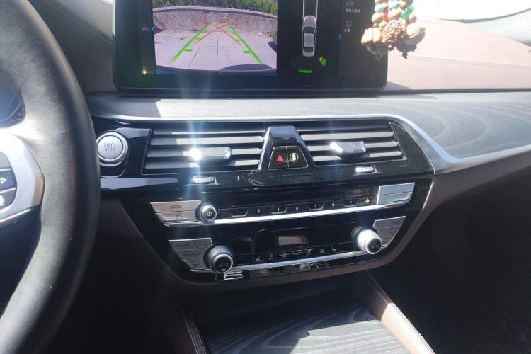 Used BMW 5 Series New Energy 2021 535Le M Sport Package Audio And AC Panel