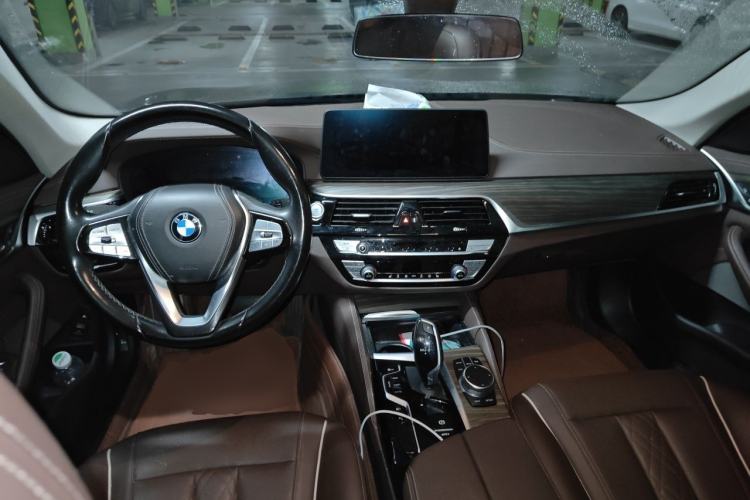 Used BMW 5 Series New Energy 2021 535Le Luxury Package Center Console