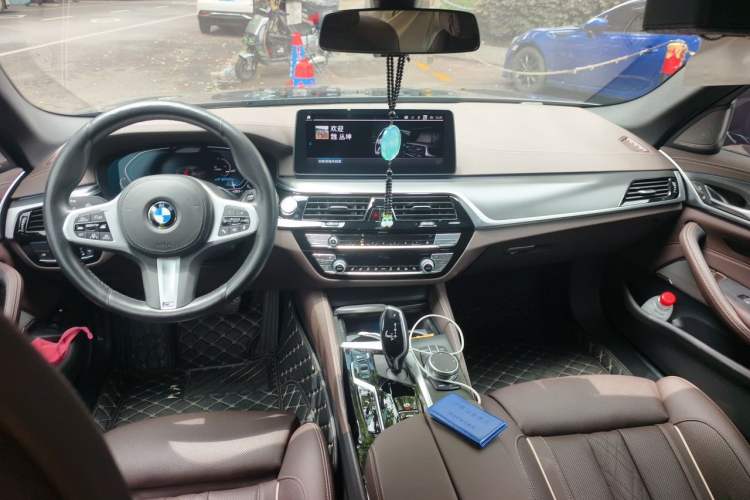 Used BMW 5 Series New Energy 2021 535Le Pioneer Edition M Sport Package Center Console