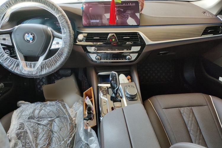 Used BMW 5 Series New Energy 2021 535Le Luxury Package Center Console