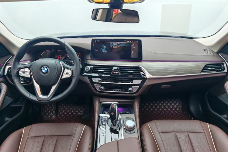 Used BMW 5 Series New Energy 2021 535Le Luxury Package Center Console