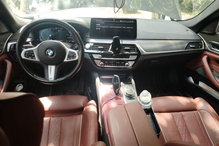 Used BMW 5 Series New Energy 2021 Restyled 535Le Pioneer Edition M Sport Package Center Console