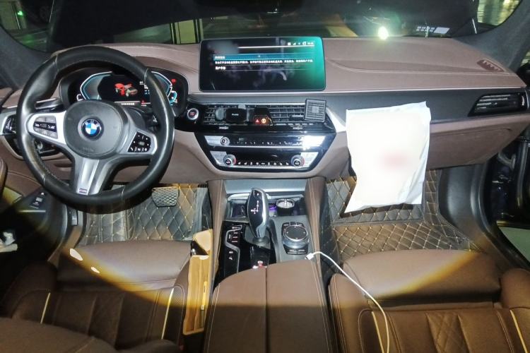 Used BMW 5 Series New Energy 2021 Restyled 535Le Pioneer Edition M Sport Package Center Console