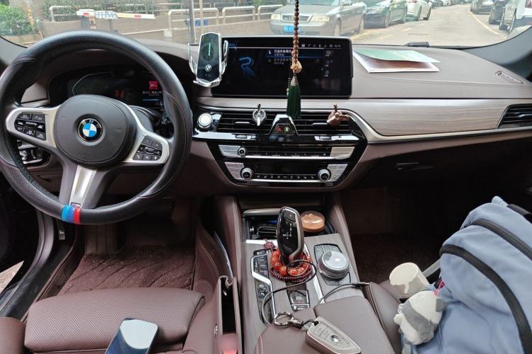 Used BMW 5 Series New Energy 2021 535Le Pioneer Edition M Sport Package Center Console