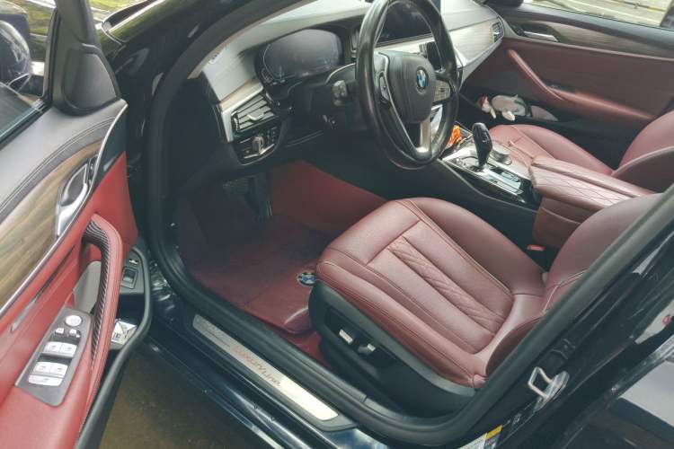 Used BMW 5 Series New Energy 2021 535Le Luxury Package Driver Seat