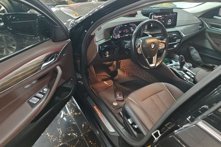 Used BMW 5 Series New Energy 2021 535Le Luxury Package Driver Seat