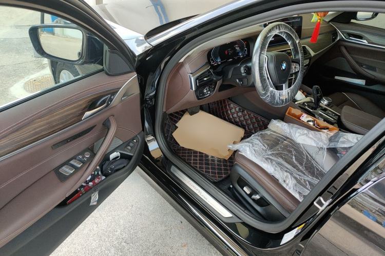 Used BMW 5 Series New Energy 2021 535Le Luxury Package Driver Seat