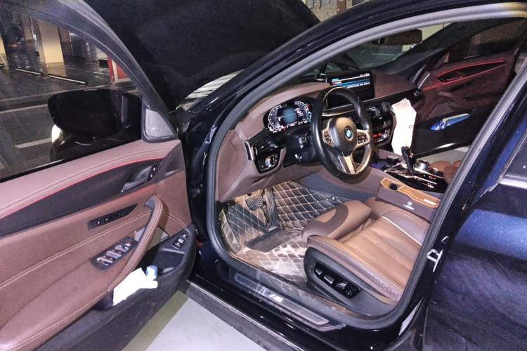 Used BMW 5 Series New Energy 2021 Restyled 535Le Pioneer Edition M Sport Package Driver Seat