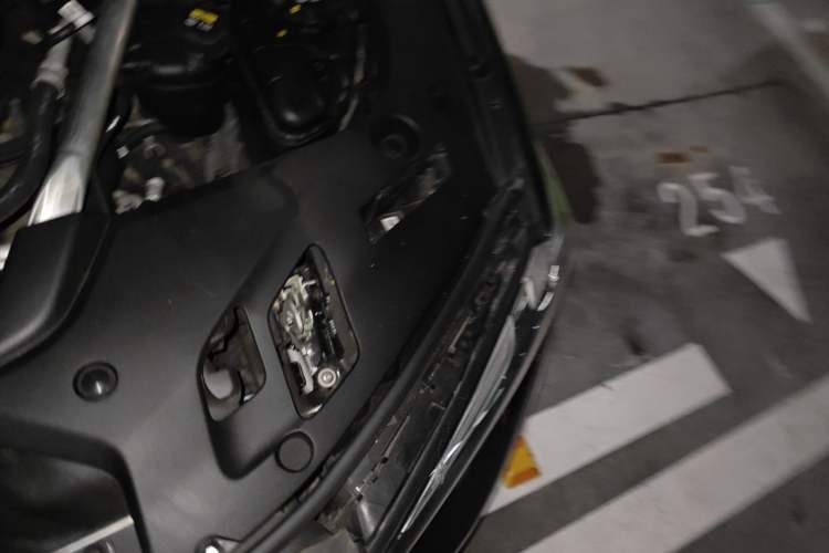 Used BMW 5 Series New Energy 2021 535Le Luxury Package Engine Bay Left