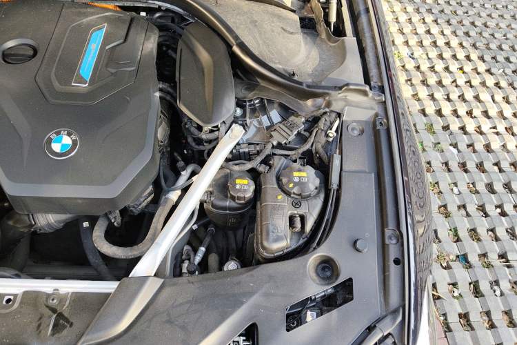 Used BMW 5 Series New Energy 2021 535Le M Sport Package Engine Bay Left