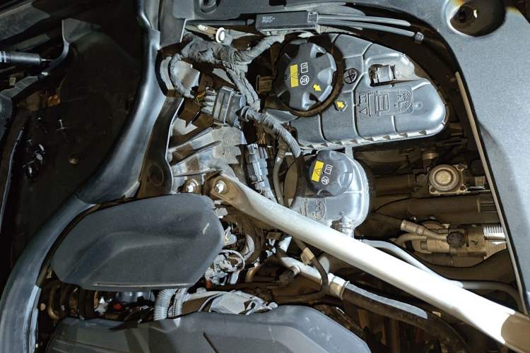 Used BMW 5 Series New Energy 2021 Restyled 535Le M Sport Package Engine Bay Left