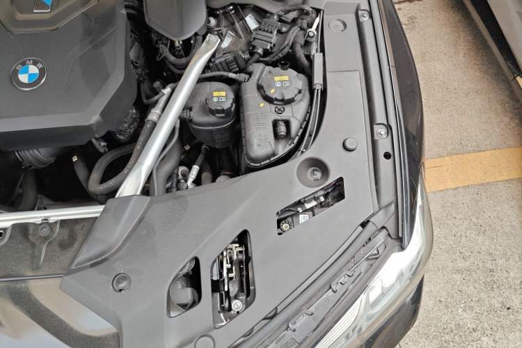 Used BMW 5 Series New Energy 2021 535Le Pioneer Edition M Sport Package Engine Bay Left