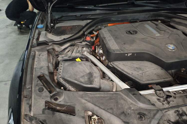 Used BMW 5 Series New Energy 2021 535Le Pioneer Edition M Sport Package Engine Bay Right