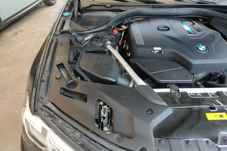 Used BMW 5 Series New Energy 2021 535Le Luxury Package Engine Bay Right