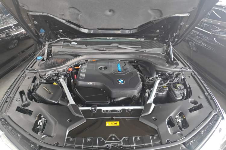 Used BMW 5 Series New Energy 2021 535Le Luxury Package Engine Bay