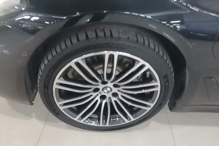 Used BMW 5 Series New Energy 2021 Restyled 535Le Pioneer Edition M Sport Package Exterior 4